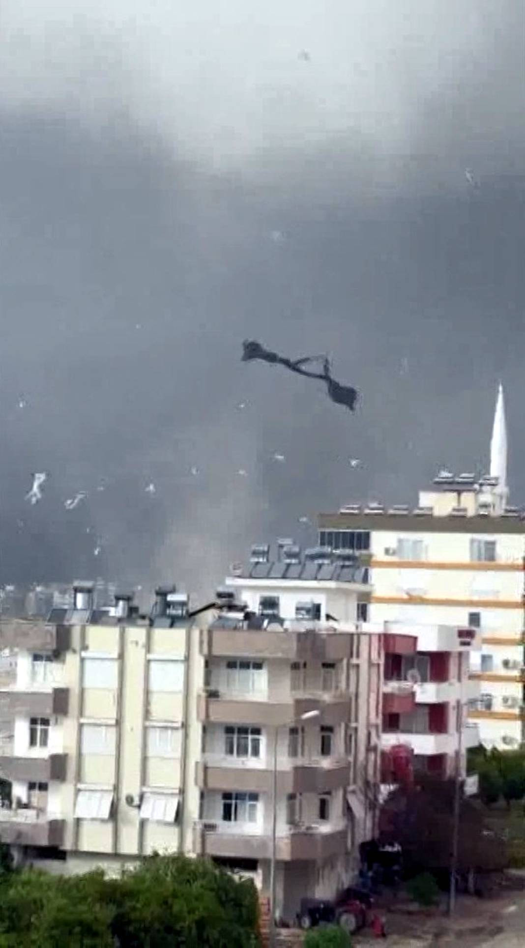 Seralar hayalet gibi uçtu! Pencereden bakan Antalyalılar gözlerine inanamadı - Resim: 64